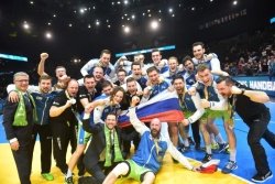 Slovenska reprezentanca je lani na svetovnem prvenstvu v Parizu osvojila tretje mesto. Takole so se veselili po tekmi s Hrvaško. (Foto: Grega Wernig/M24)