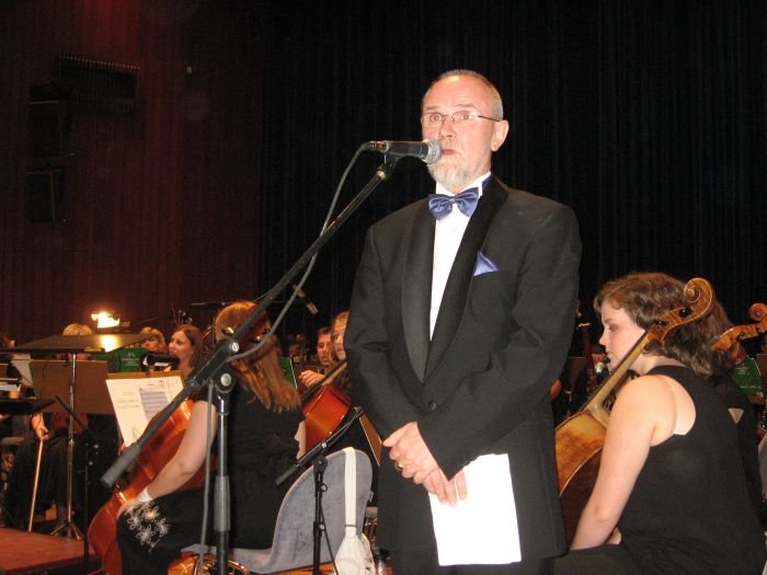 Na čelu krškega orkestra je že od njegove ustanovitve leta 1992 Drago Gradišek.