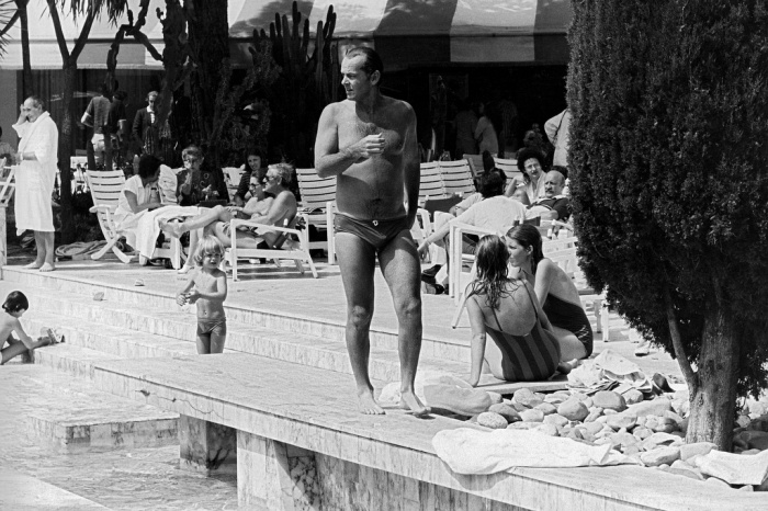 Jacka Nicholsona je leta 1981 na skrivaj fotografiral na bazenu.