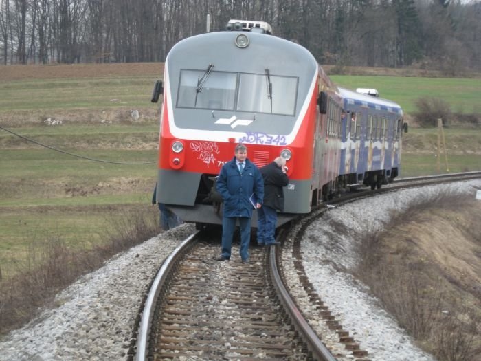 FOTO: Vlak povozil moškega