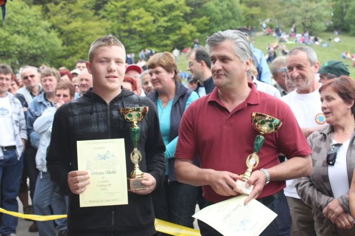 Oče in sin, Urban in Branko Uduč, sta slavila v kategoriji najtežjih jezikov.