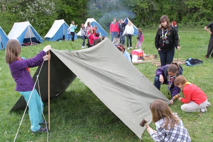 V sili lahko šotor postaviš tudi iz dveh šotorskih kril, (Foto: I. Vidmar)