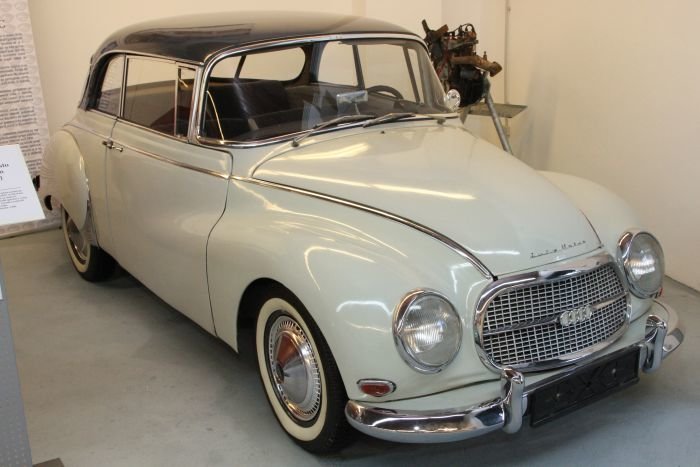 Eden prvih osebnih avtomobilov, ki so jih sestavljali v IMV, je bil auto union 1000 s. (Foto: I. Vidmar)