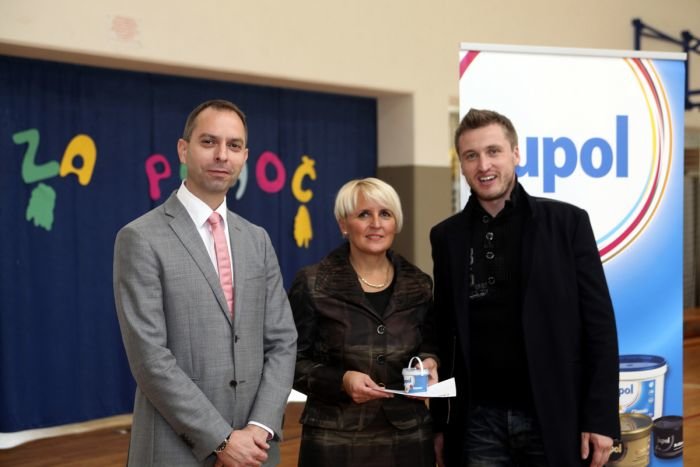 Direktor JUB Uroš Lozar, ravnateljica Sonja Veber in voditelj na Radiu  1 Denis Avdić. (Foto P. Jenko)