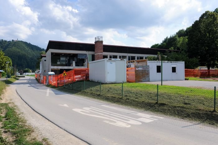 Brestaniška šola zaradi zapletov z izvajalcem 1. septembra še ne bo odprla svojih vrat. (Foto: Občina Krško)
