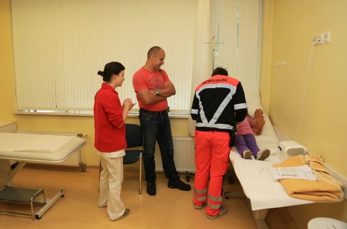 Krška enota nujne medicinske pomoči ob delavnikih povprečno oskrbi 23 bolnikov na dan, ob sobotah, nedeljah in praznikih več kot 50 bolnikov, ponoči pa povprečno 7.