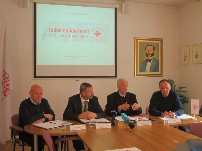 Novinarska konferenca Rdečega križa (Foto: RKS)