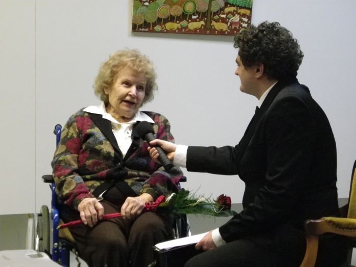 V Trebnjem so včeraj pripravili slavnostni sprejem Vilme Bukovec Kambič ob njenem 95. rojstnem dnevu. (Foto: J. S.)