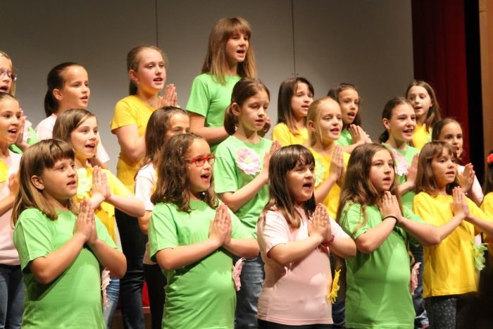 Zlati so bili tudi otroci združenih otroških pevskih zborov OŠ Dobova in POŠ Kapele pod vodstvom zborovodkinje Mateje Rožman. (Foto: I. V.)