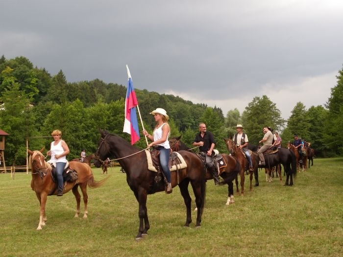 Turistično konjeniško društvo Krtina je tudi letos pripravili tradicionalno krtinsko deteljico. (Foto: J. S.)