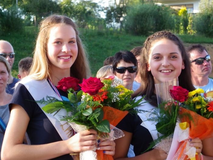 Ana Zarabec in Nuša Bedene sta osvojili naziv evropskih prvakinj.