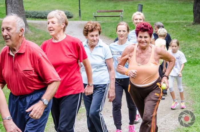 Udeleženci aktivnosti projekta Šport ZA zdravo starost (Foto: Občina Brežice)
