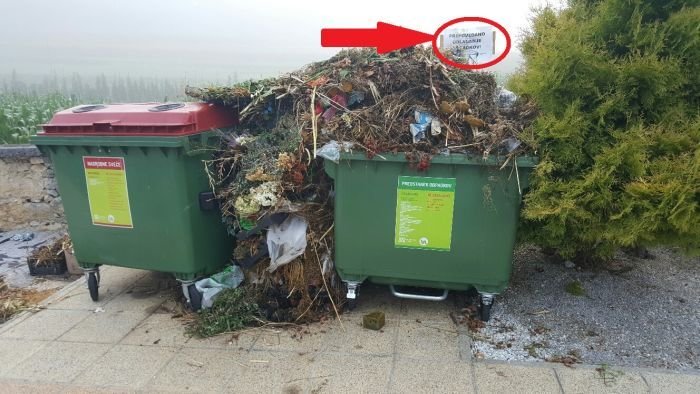 Ob smetnjakih, ki so jih neznanci samovoljno postavili, stoji tudi tabla o prepovedi odlaganja odpadkov, opozarjajo na trebanjski Komunali.