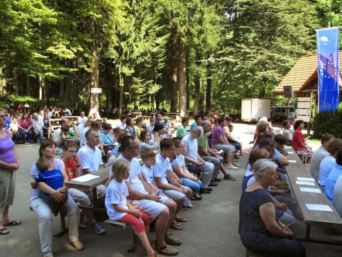 Na srečanju leta 2014 se je zbralo več kot 700 ljudi. (Foto: arhiv Lokalno.si)