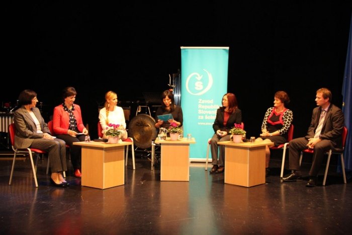 Na okrogli mizi so sodelovali: Silva Jančan, Anica Srpčič, Mirjana Jelančič, Vida Hlebec, dr. Stanka Preskar in Gregor Mohorčič. (Foto: M. Ž.)