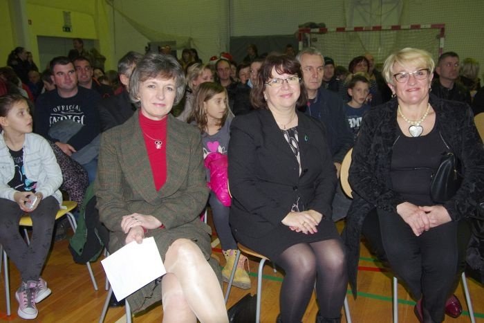 Nevenka Lahne, Bernardka Krnc in Jožica Pirkovič (ena od donatorjev zbornika).