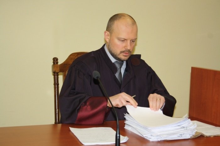 Obtoženega zagovarja odvetnik Marko Štamcar.