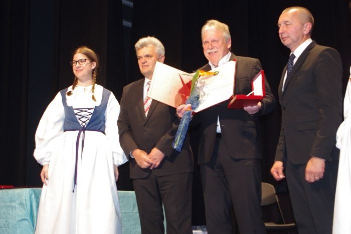 Mirjan Kulovec (drugi z desne) je novi častni občan.
