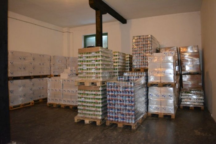 Samo danes bodo iz donirane hrane oblikovali 450 paketov.
