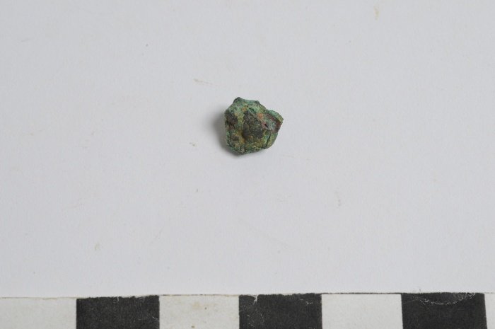 Novčiči in ostale pomembnejše najdbe iz rimskega obdobja … (Foto: Arhat)