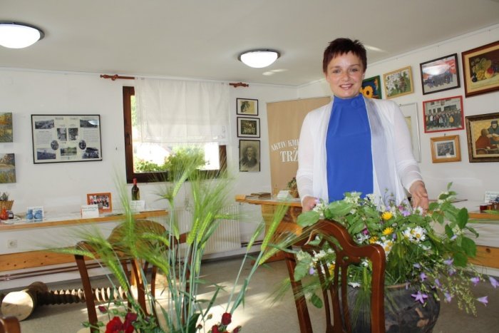 Milena Knez, predsednica Turističnega društva Tržišče, ki je ob svoji 15-letnici pripravilo razstavo. (Foto: M. L.)