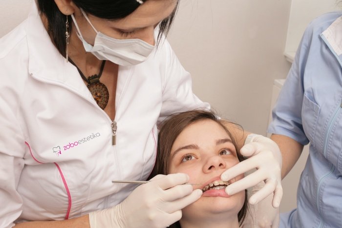 Čakalne dobe pri ortodontu bodo za otroke odslej krajše 