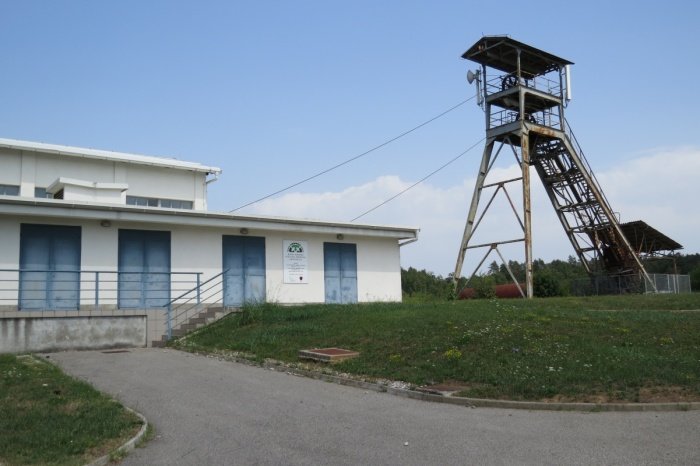 Izvozni stolp stoji poleg Muzeja rudnika rjavega premoga Kanižarica. (Foto: M.B.J.)