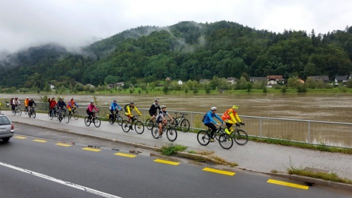 Od Radeč do Brežic s kolesom - kljub slabemu vremenu