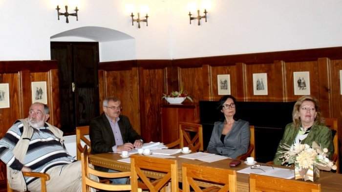 Predsednik Karel Lipič (drugi z leve) verjame, da zveza, ki jo vodi, ostaja močna in v pogajanjih učinkovita. (Foto: M. L.)