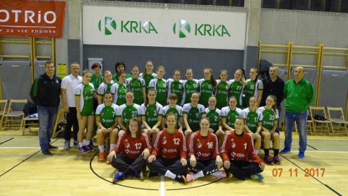 Za Slovenijo na pripravljalnem turnirju v Franciji nastopajo tudi sedanje in nekdanje igralke novomeškega ženskega rokometnega kluba Krka, za katerim je uspešna prva polovica sezone. (Foto: ŽRK Krka)