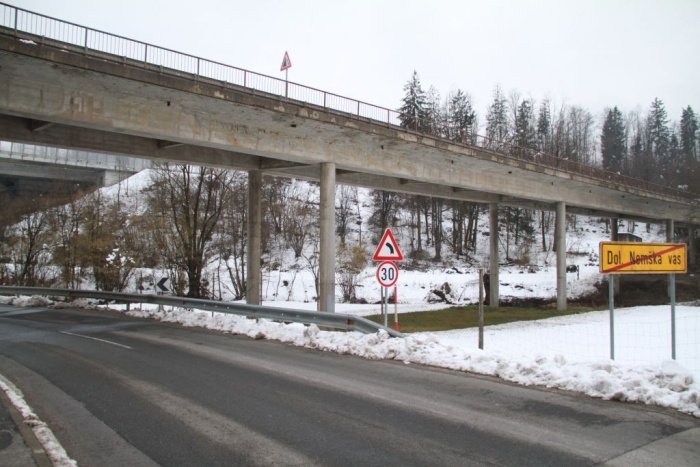 Viadukt Ponikve je bil delno obnovljen leta 1988, so sporočili z republiške direkcije za infrastrukturo. (Foto: R. N.)