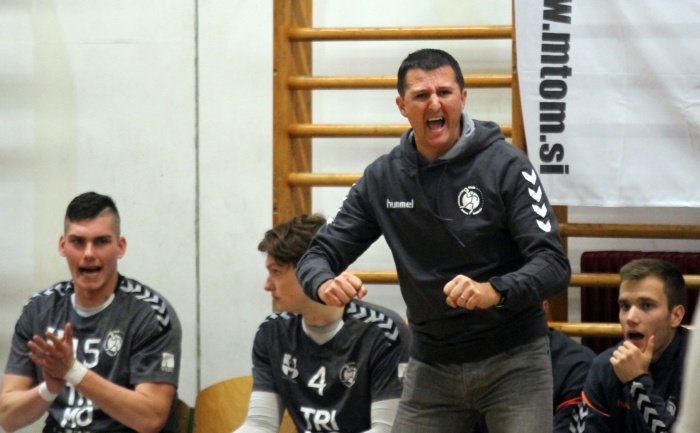 Varovanci trebanjskega trenerja Romana Šavriča so sinoči doživeli prvi poraz po treh mesecih. (Foto: I. Vidmar)