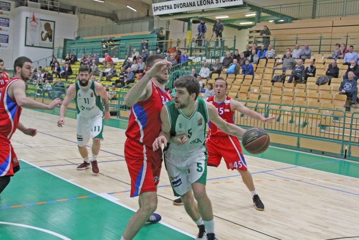 Paolo Marinelli (na sliki s sredine tekme z Borcem z žogo v roki) je bil nedvomno Krkin junak polfinala v Čačku. (Foto: I. Vidmar)