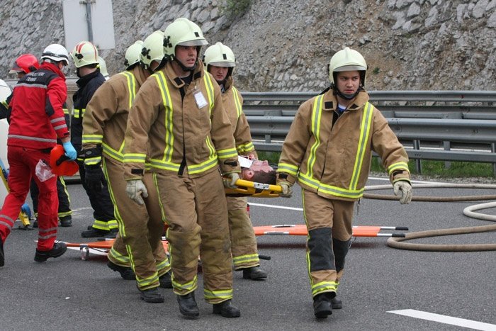 Med tistimi, ki prvi vedno priskočijo na pomoč, so tudi gasilci. (Foto: arhiv DL)