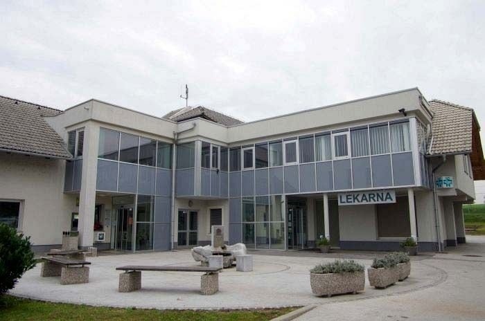 Stavba Občine Šmarješke Toplice v Šmarjeti. (Foto: L. M.)