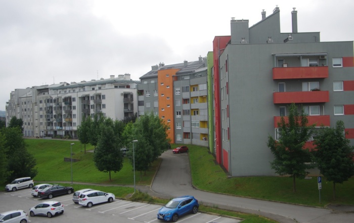V Mestni občini Novo mesto je bil kvadratni meter rabljenega stanovanja lani v povprečju prodan za 1.630 evrov. Slika je ilustrativna. (Foto: L. Markelj)