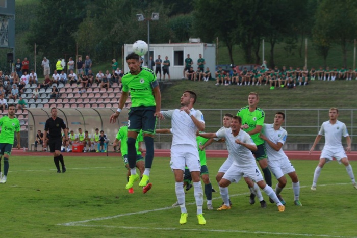 Krka in Rudar sta včeraj odprla novo sezono državnega nogometnega prvenstva.