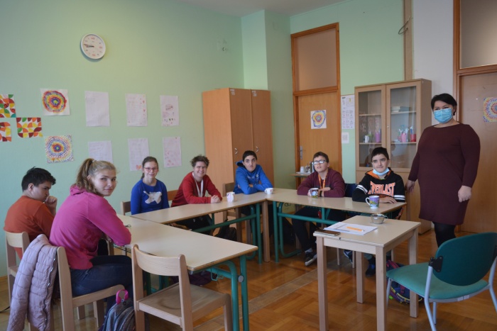Otroci s posebnimi potrebami v OŠ Milke Šobar Nataše v Črnomlju se veselijo vrnitve v šolske klopi (Foto: DL/S.Gosenca)