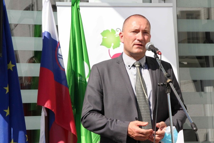 Kmetijski minister Jože Podgoršek je poudaril pomen ohranjanja tradicije Tedna cvička in vinogradništva.