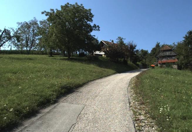 Poškodbe asfalta na JP Migolska Gora (foto: Občina Mirna - Š. V.)