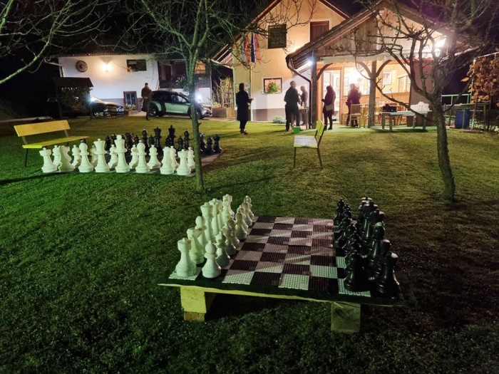 FOTO: Visoka šahovska delegacija v Beli krajini