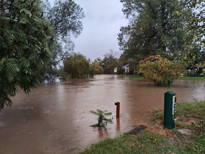 Ob Kolpi je poplavilo tudi kampe (Foto: avtokampi.si)