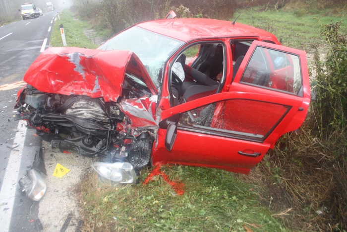 FOTO: Huda prometna nesreča pri Bukošku, dva v smrtni nevarnosti