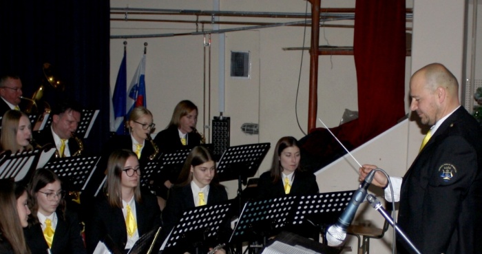Decembrski koncert Gasilskega pihalnega orkestra Loče (Vse foto: M. L.)