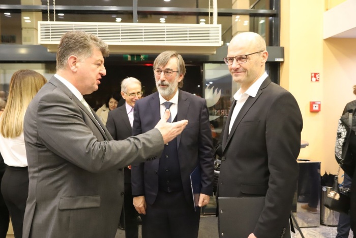 Župan Jože Simončič, sekretar na šolskem ministrstvu dr. Darjo Felda ter ravnatelj Aljoša Šip.