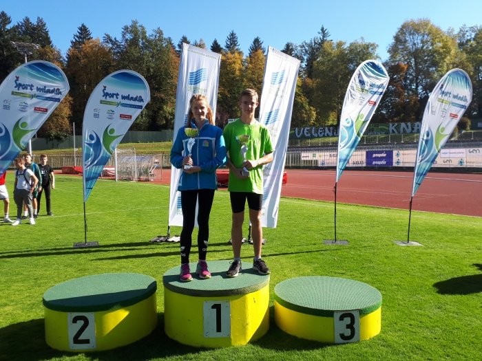 Učenke OŠ Sevnica ekipne državne prvakinje v atletiki
