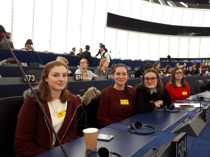 Dijakinje biotehniške gimnazije obiskale Evropski parlament