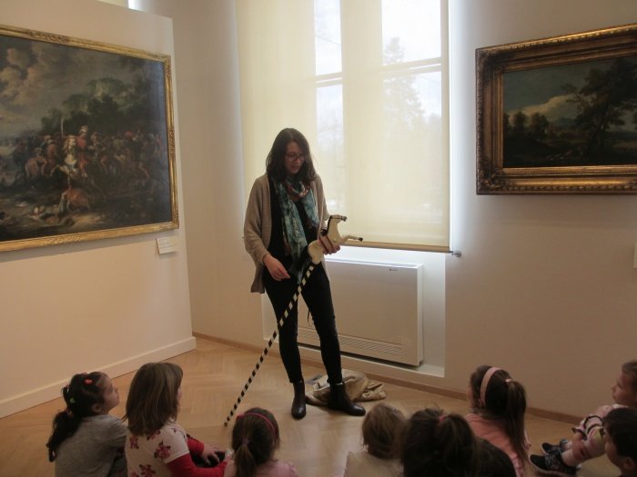 Otroci vrtca Najdihojca obiskali Narodno galerijo
