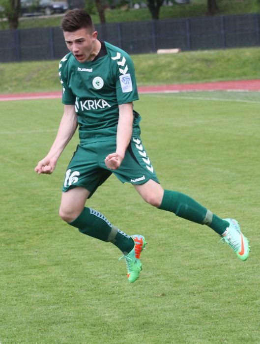 Šestnajstletni Martin Kramarič, tretji strelec kadetske lige, se je veselil svojega prvega prvoligaškega gola.