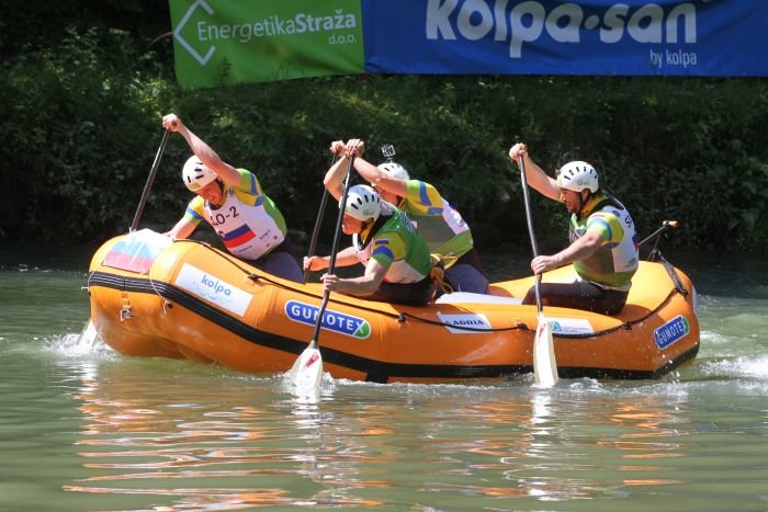 Drugo posadko Slovenije so sestavljali člani rafting kluba Vidra iz Litije. (Foto: I. Vidmar)